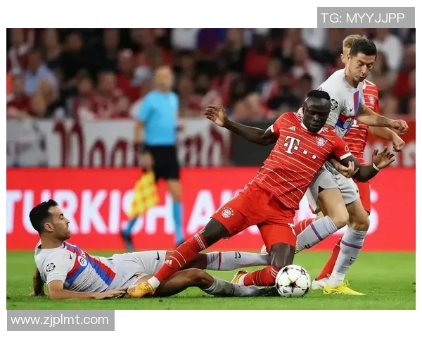 2013年欧冠经典对决巴萨与拜仁的巅峰对决回顾与分析