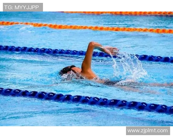 蝶泳训练中常见的错误及改正方法解析提升游泳效率的关键技巧
